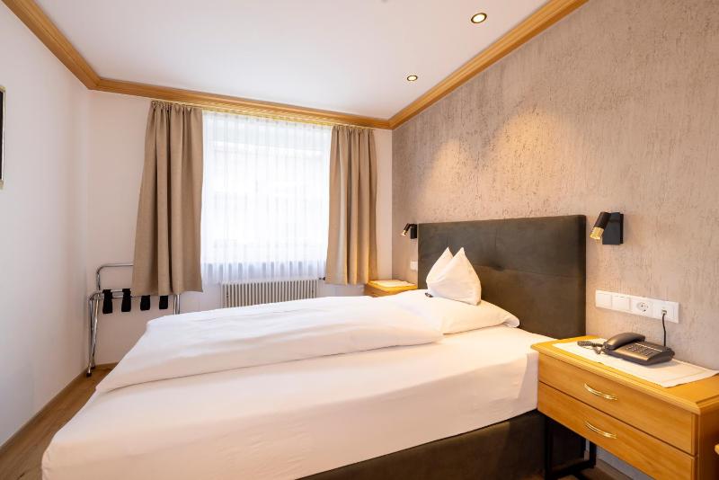 Standard Single Room image 4
