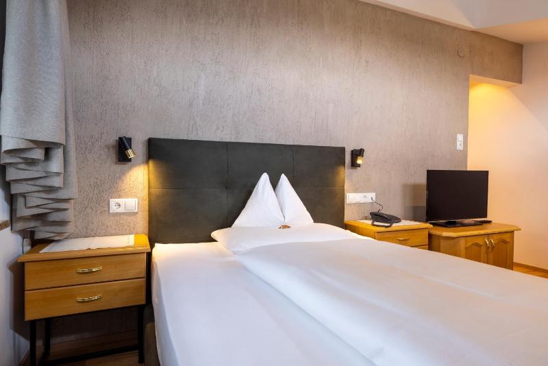 Standard Single Room image 3