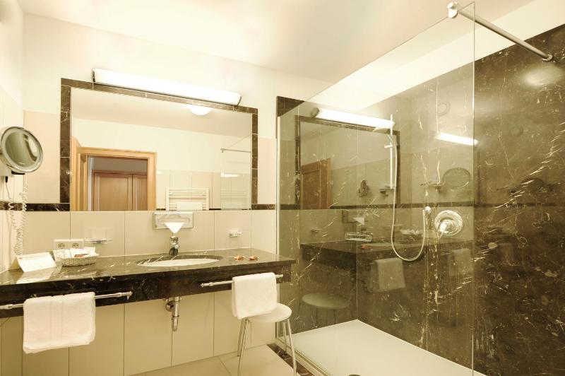 Junior Suite image 2
