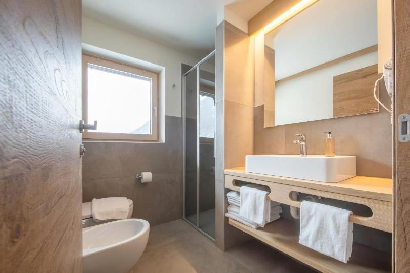 Two Bedroom Apartment image 4