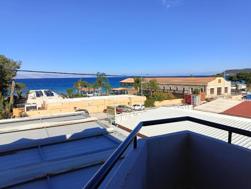 Deluxe Suite with Sea View image 4