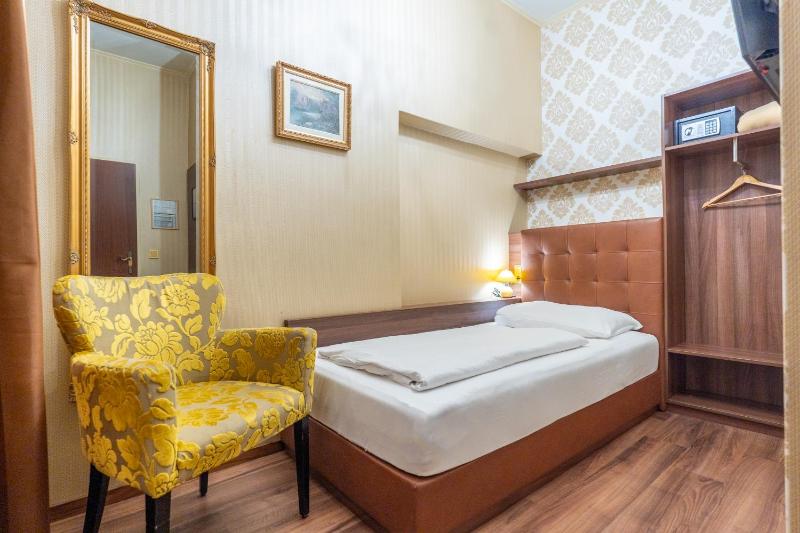 Single Room image 1