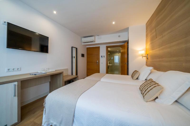Hostal Menurka - image 17