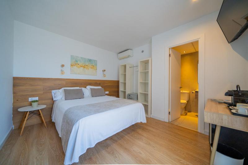 Hostal Menurka - image 31