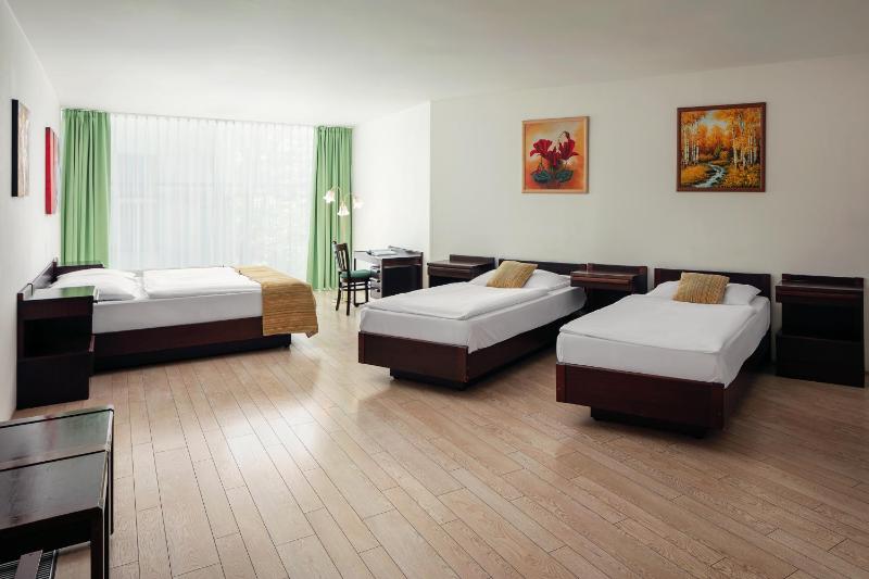 Quadruple Room image 3