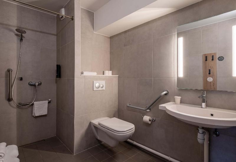 Double Room - Disability Access image 4