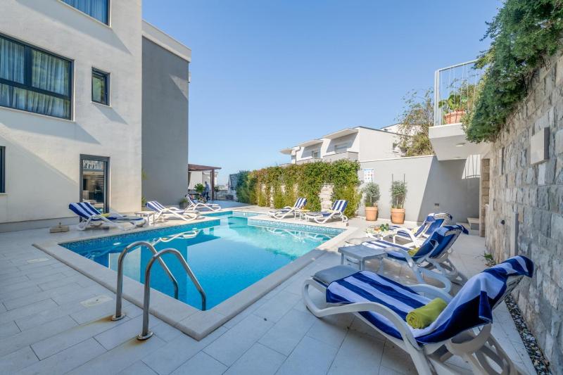 Luxury villa Blue Sky private pool breakfast - image 38