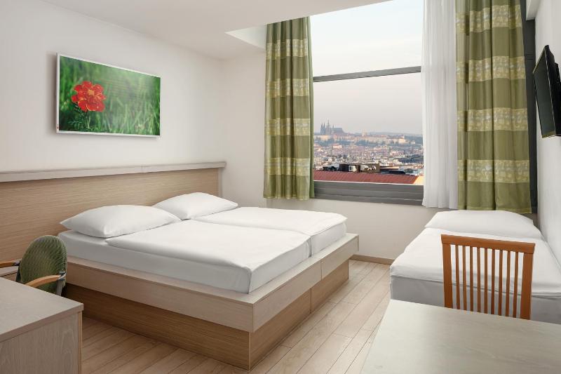 Triple Room image 1