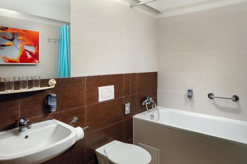 Triple Room image 2