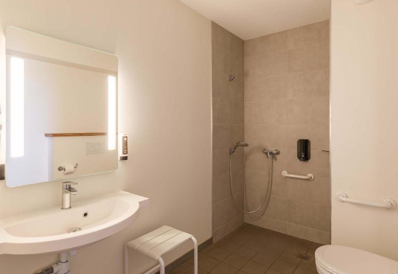 B&B HOTEL Clermont-Ferrand A71-A75 La Méridienne - image 31