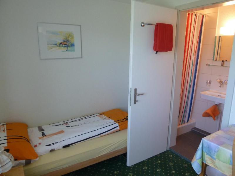 Single Room with Mountain View image 1