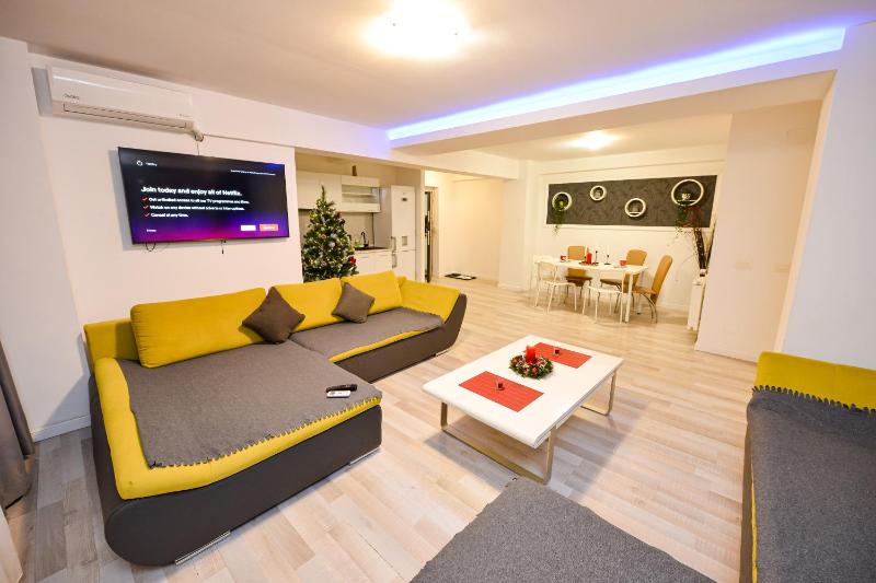 Superior Apartment image 3