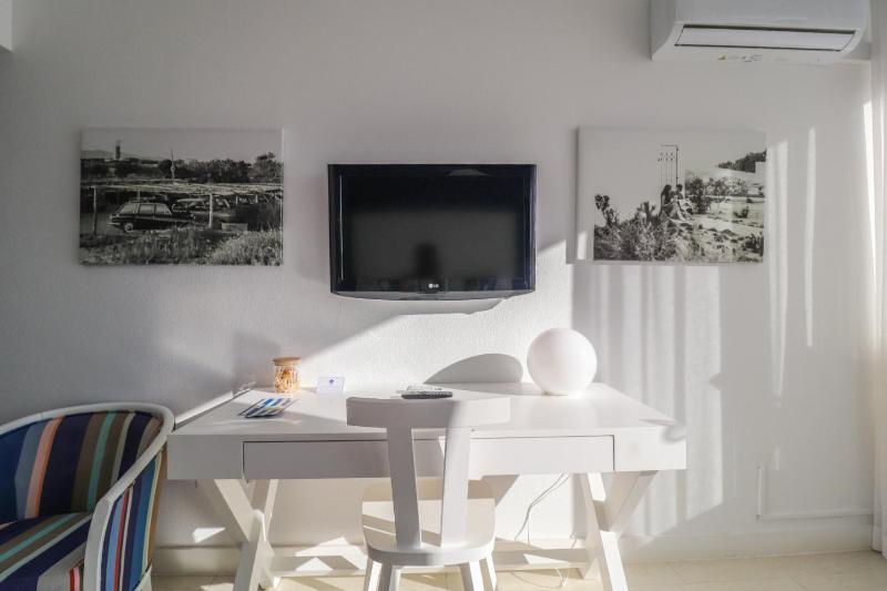 Studio with Sea View image 3