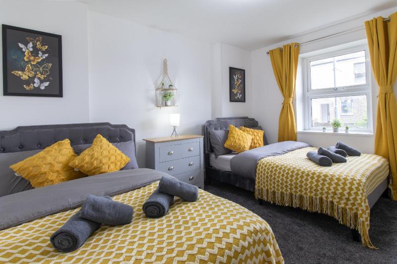 Open Mind Property - Cosy Apartment with 3 Beds - image 25