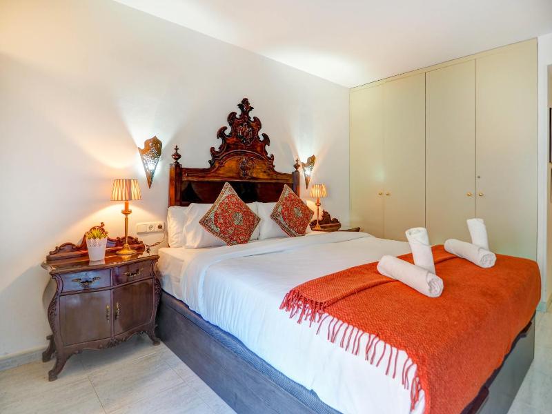 Casa Rainbow by Hello Homes Sitges - image 16