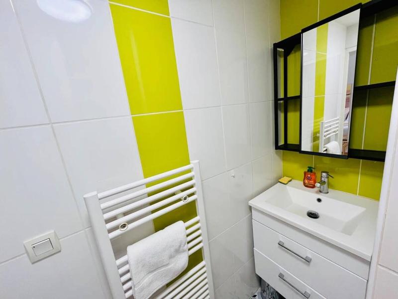 Appartement Vue Port Joli T2 LR130 - image 10
