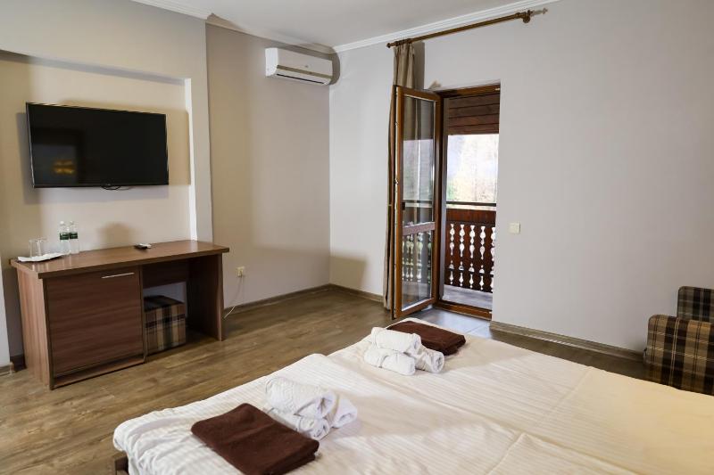 Double Room image 4