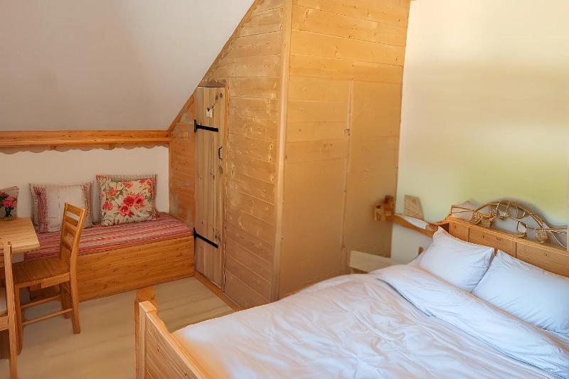 Standard Double Room image 4