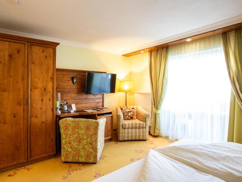 Standard Double Room image 4