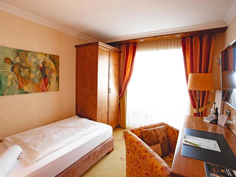 Single Room with Balcony image 1