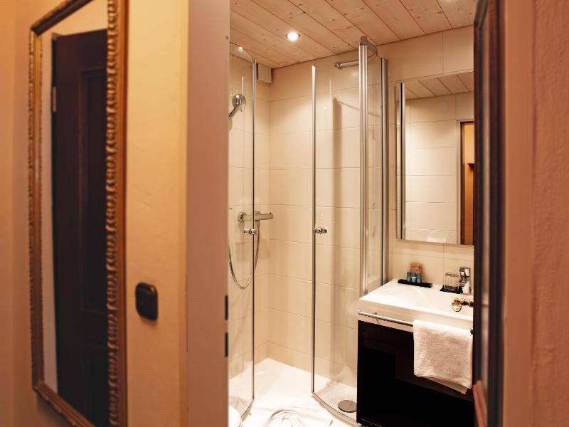 Single Room with Balcony image 2