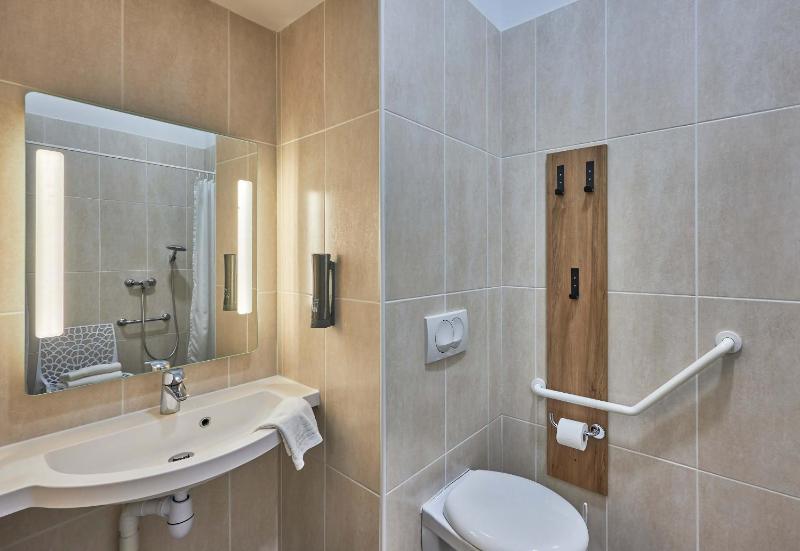 Double Room - Disability Access image 1
