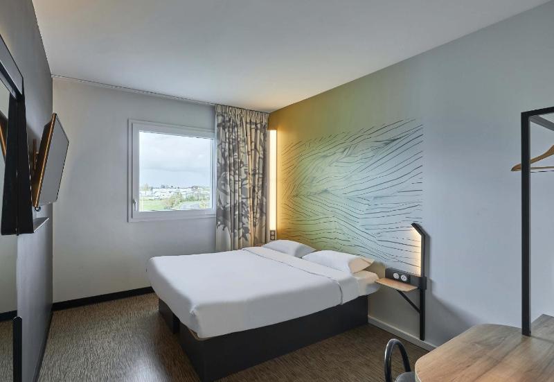 Double Room image 4