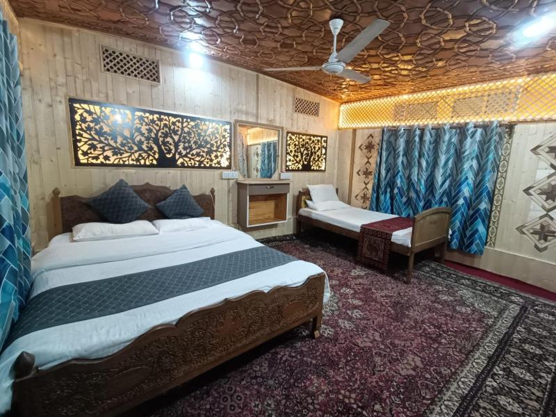 Houseboat New Shamus Maqbool - image 11