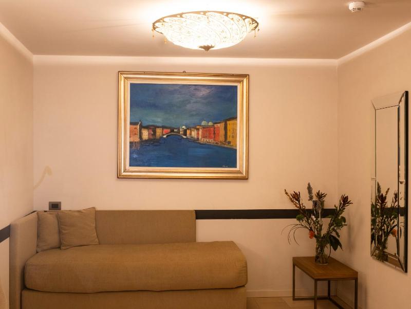 One-Bedroom Apartment image 4