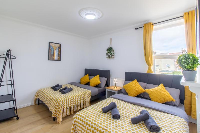 Open Mind Property - Luxury 5 Beds & Free Parking - image 33