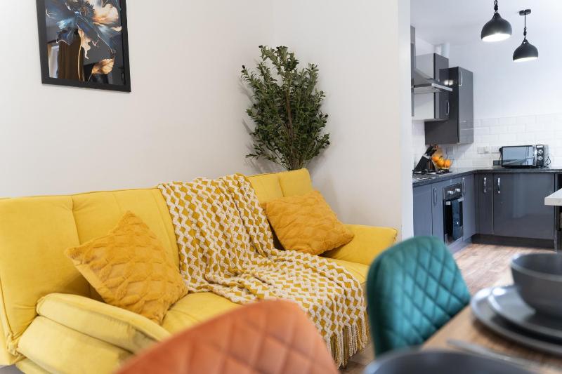 Open Mind Property - Luxury 5 Beds & Free Parking - image 26