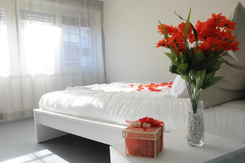 Deluxe Room (2 Adults + 1 Child) image 2
