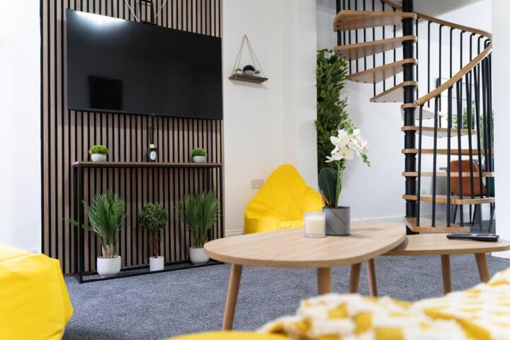 Open Mind Property - Luxury House & Free Parking - image 16