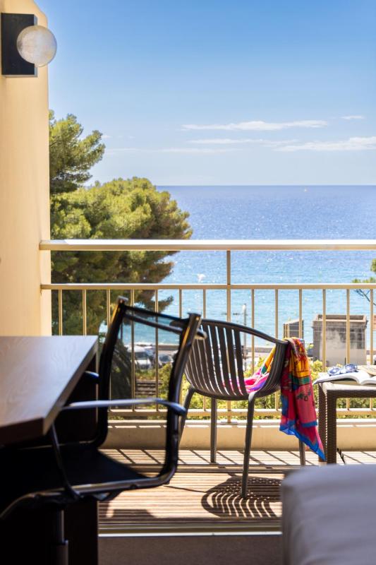 Executive Double Room with Sea View image 3