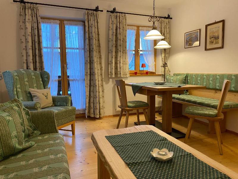One-Bedroom Apartment image 2