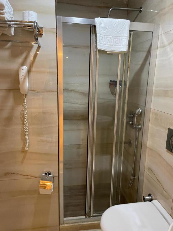 Economy Double Room image 4