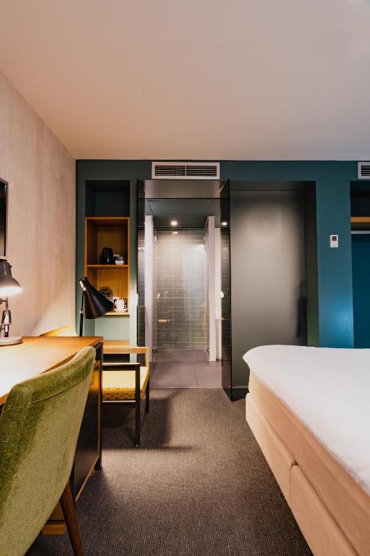 Indoor Double or Twin Room (Atrium view) image 4