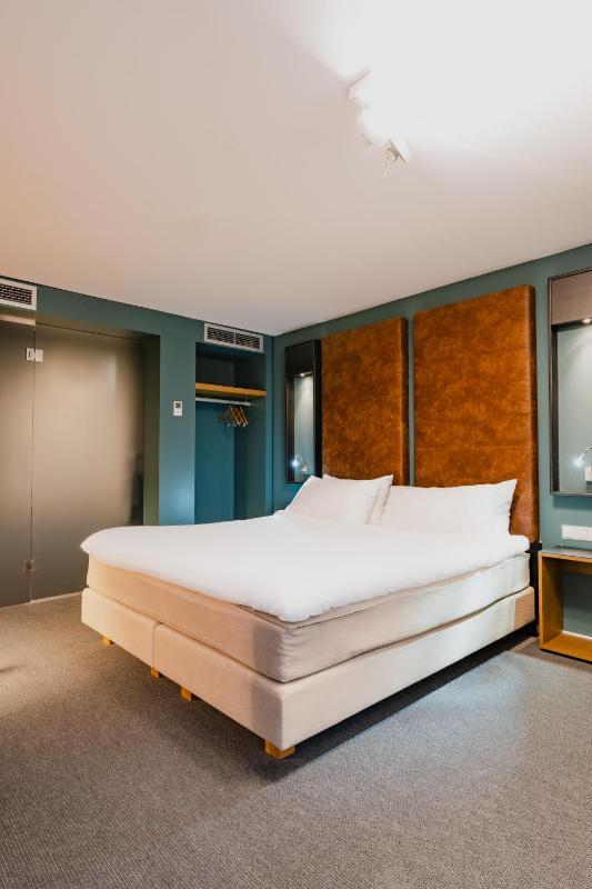 Indoor Double or Twin Room (Atrium view) image 2