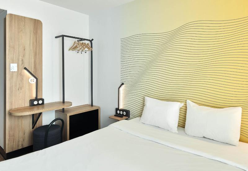 Double Room image 4