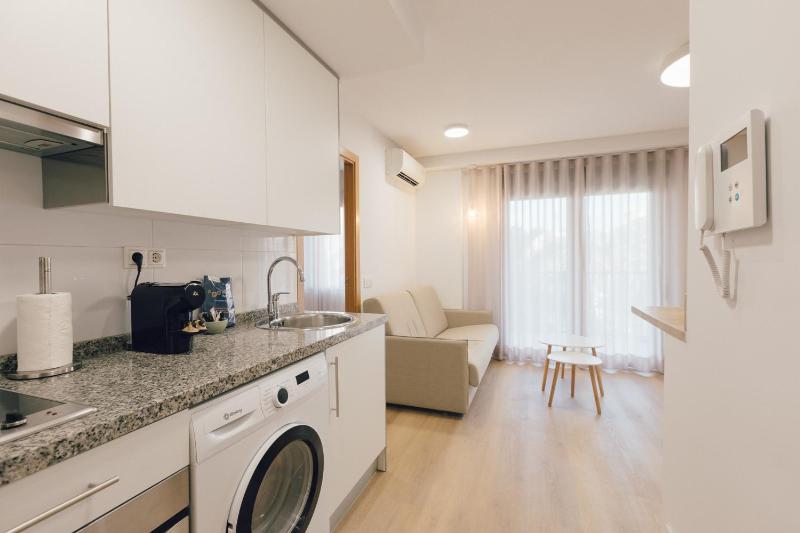 One-Bedroom Premium Apartment image 1