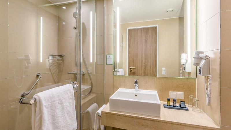 Standard Corner King Room image 3