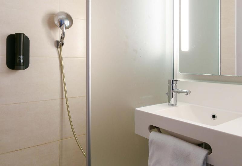 Double Room image 1