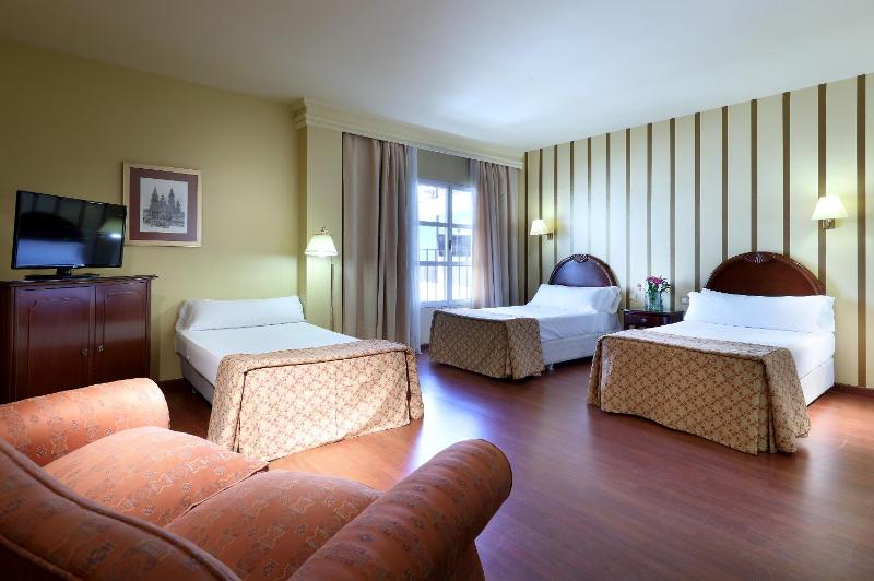 Double or Twin Room with Extra Bed image 1