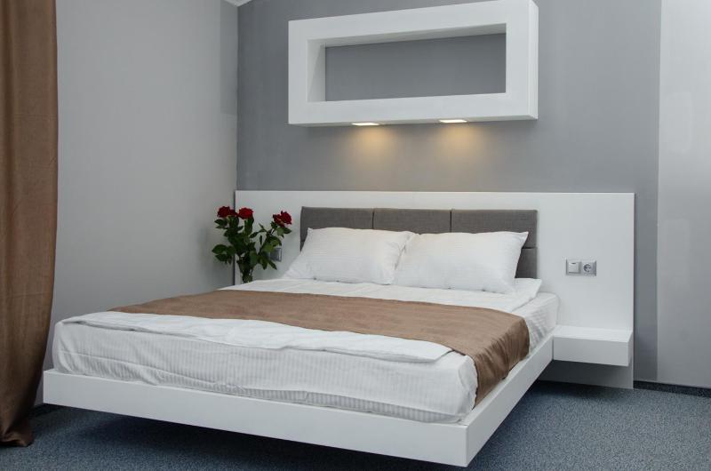 Double Room image 3