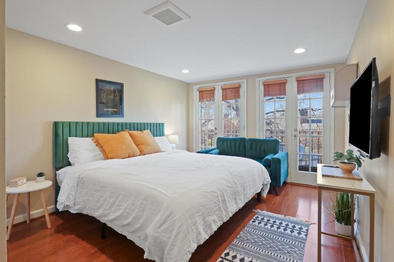 Four-Bedroom House image 3
