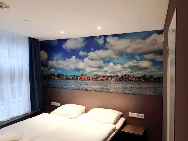 Double Room with Private Bathroom image 3