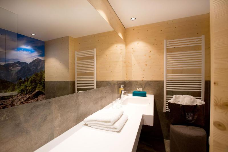 Superior Double Room with Balcony image 1