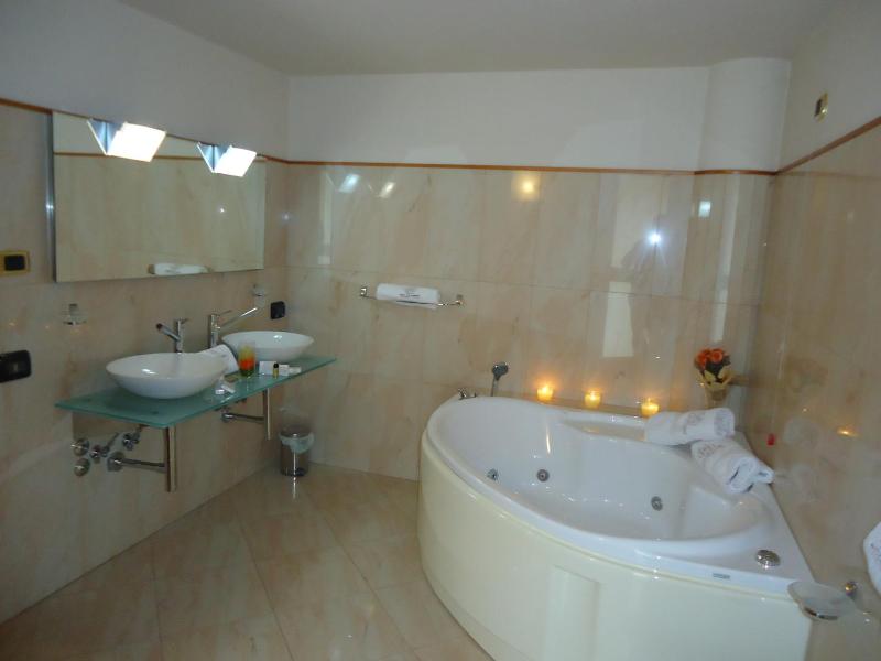 Superior Suite image 4