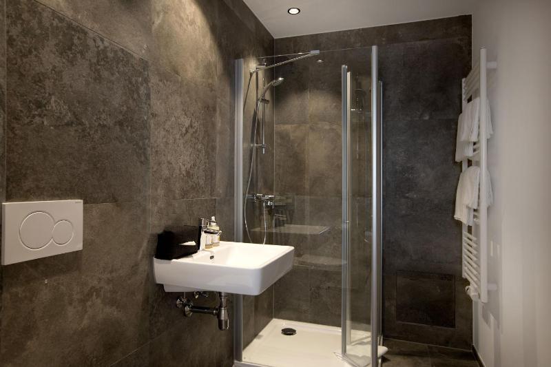 Superior Double Room with Balcony image 4