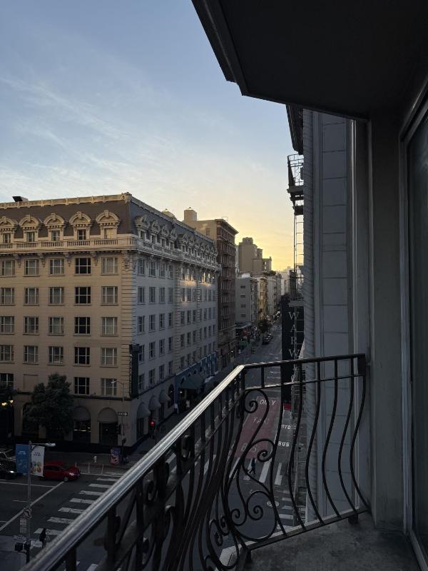 Warwick San Francisco Hotel - image 11